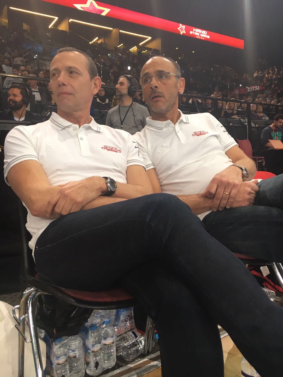 Sur le banc de la sélection étrangère, on reste stoïque 🔴

#HSG2018 @LidlStarligue