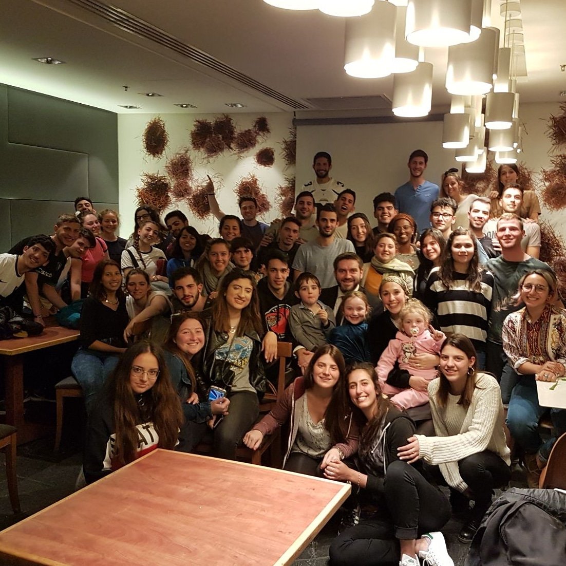 JonathanBerim's tweet image. Havdala y cierre de shabat con el hermoso grupo de @taglitargentina @BRIFGiving @dalequeva440 a quienes acompañamos como rab de shabat. ¡#ShabuaTov! #Taglit #Javaia @israelexperience.arg