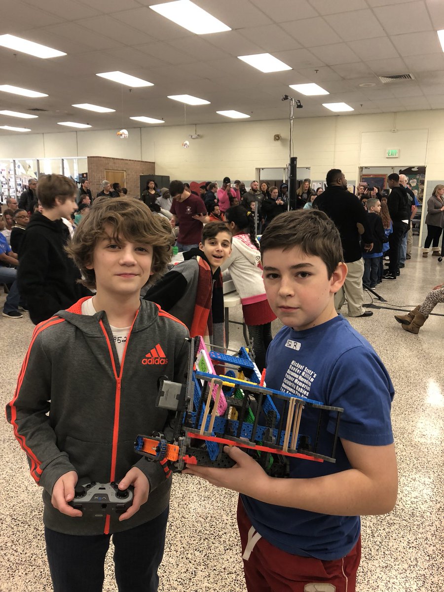 RMS952Robotics's tweet photo. RMS Robotics competing today at the Holabird MS BCPS VEX IQ tournament. Lots of fun and a great event! https://t.co/qCqkO14G4s