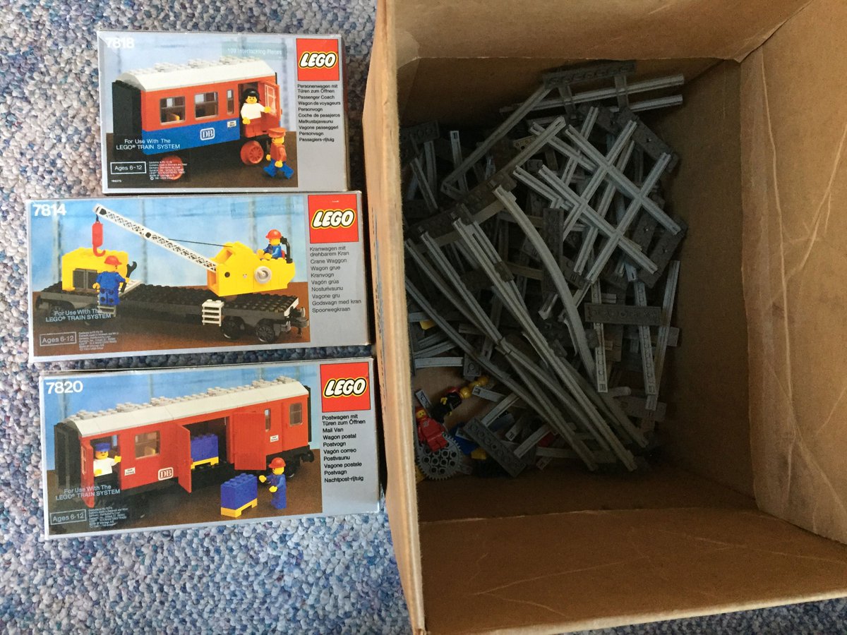 LEGO_4_Sale's tweet photo. Nice little find while cleaning out my parents' house today...

#lego #legotrains #hiddentreasure #80stoys #retrotoys https://t.co/vMRvL76tgG