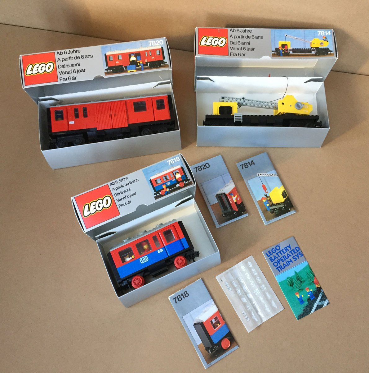 LEGO_4_Sale's tweet photo. Nice little find while cleaning out my parents' house today...

#lego #legotrains #hiddentreasure #80stoys #retrotoys https://t.co/vMRvL76tgG
