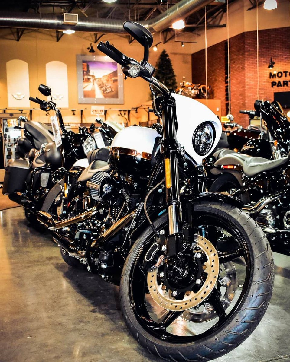 The Harley Davidson Cvo Pro Street Breakout Mobil Motor Terbaru Berita Review Panduan Membali Gambar Dan Lebih