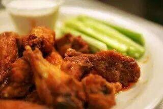 vincesofyardley's tweet photo. Super Bowl Wings! Homemade Blue Cheese! #WINGS #yardley #yardleypa #bluecheese https://t.co/PKrOIFKNaG