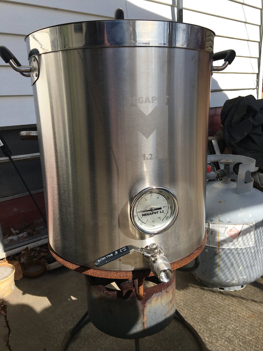 PeacocksBrewing's tweet photo. Taking our new pot on its inaugural brew. https://t.co/LlBfzlCJBW