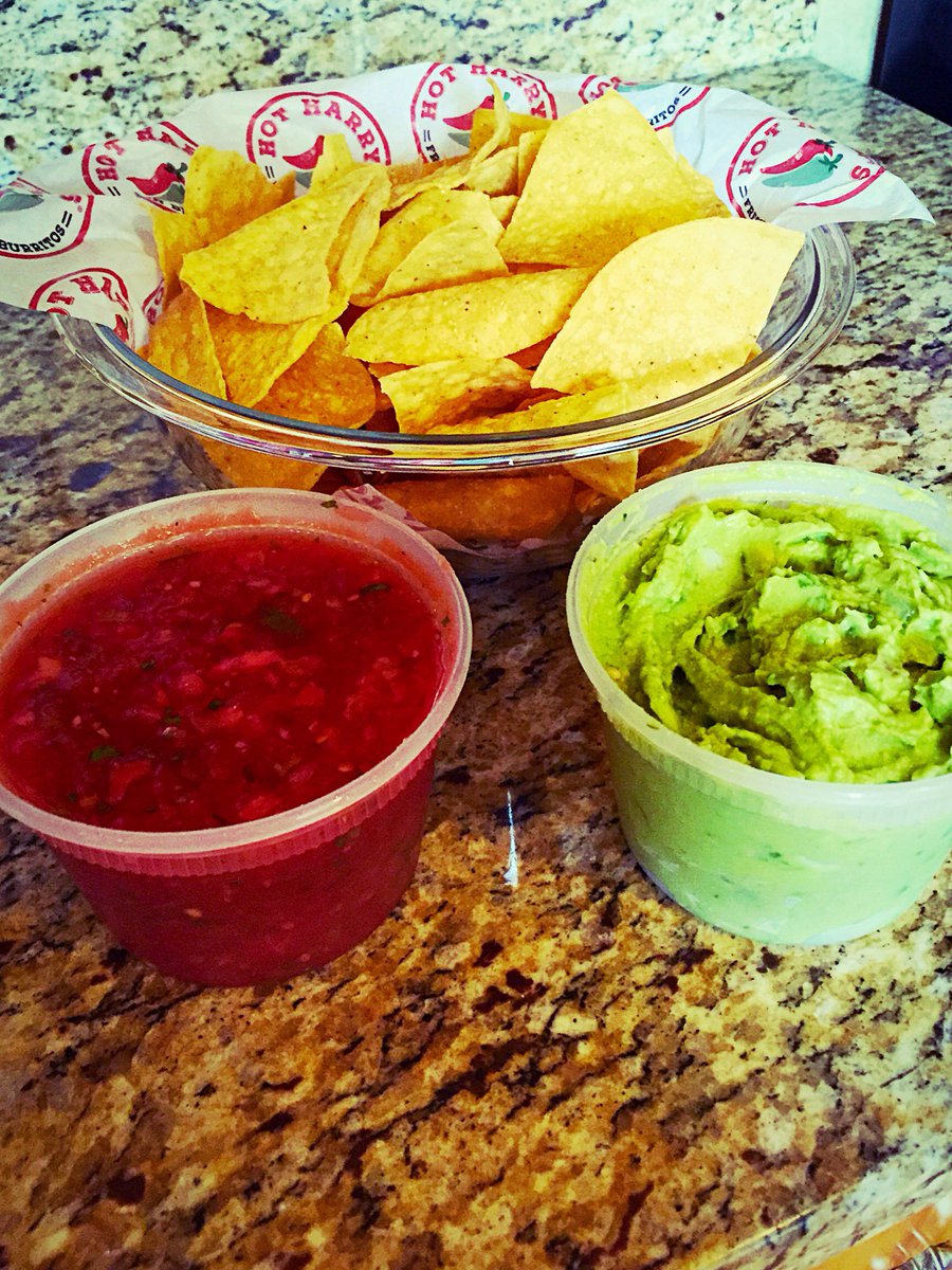 Hot_Harrys's tweet photo. Pick up pints of our salsas, guacamole, & our famous tortilla chips for the Big Game tomorrow #biggameprep https://t.co/7rwF0LywqJ