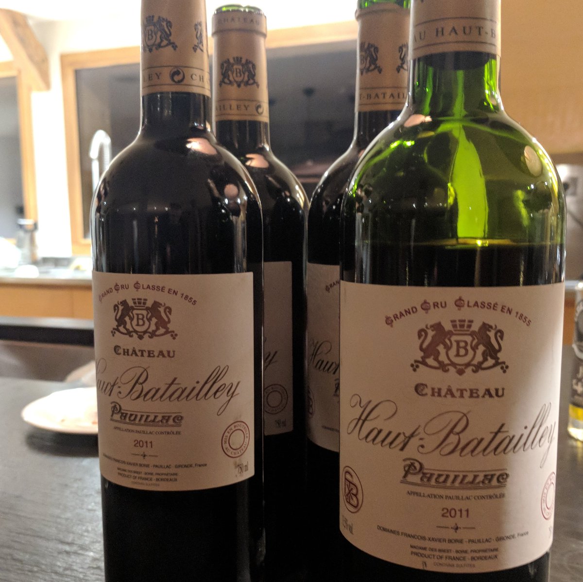 curiousgrapeuk's tweet photo. This might help to cheer the French #rugby team up! A classic #sixnations  match and this is a classic #bordeaux with blackcurrant, plum, cherry and spice flavours. #pauillac #hautbatailley #ilovewine #redbordeaux #leftbank #frenchwine #cabernetsauvignon #merlot #blend https://t.co/JzeKCx6Xkv