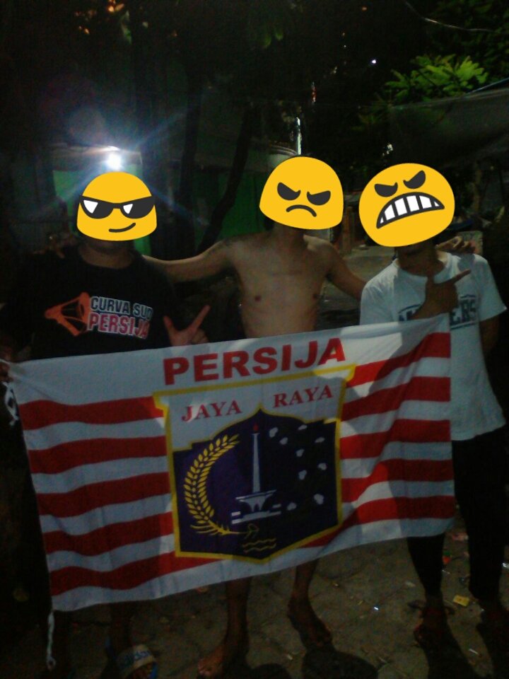 W_orentenliS's tweet photo. #harinyePERSIJAJAKARTA bukan PERSIJAGW🖕😎
#GOTOSEMIFINAL https://t.co/QPJonTbrPb