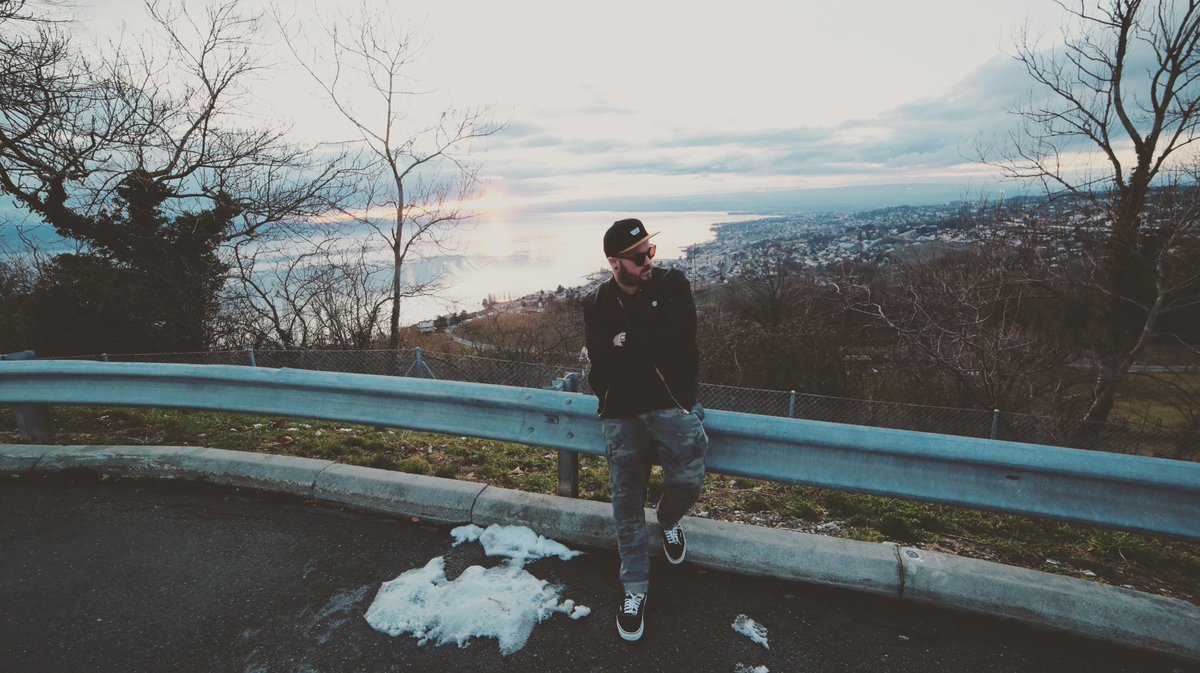 RHONYFR's tweet image. Ce soir je joue en Suisse à GLOBULL (Bulle) avec MiniNova !! Ça va être cool ✌🏼🇨🇭