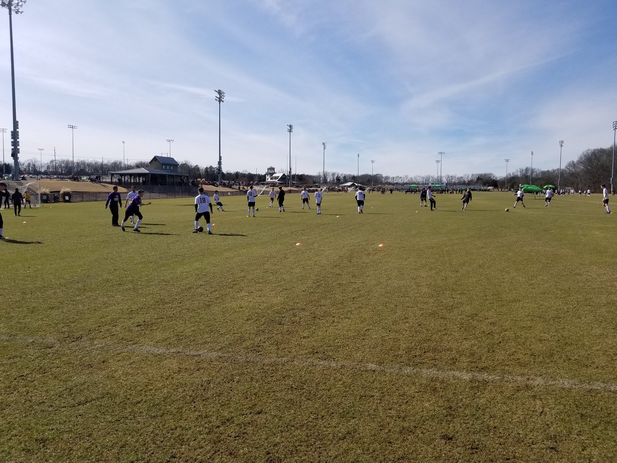 Coachb02que's tweet photo. MCHS BOYS ⚽️ Team warming up for their match today vs Athens HS!! Great Day to be a TIGER!!! #TIGERNATION #TIGERSTRONG @TigersMCHS https://t.co/jLTVTVhQyk