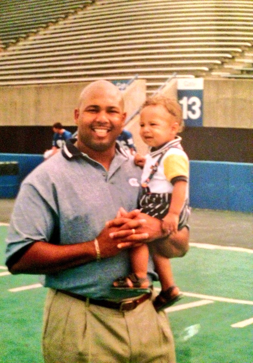 calebwilson's tweet photo. I can’t even explain how proud I am of my dad. From coaching at Ilinois State to working his way up to coaching for the @Eagles in the Super Bowl! Your persistence and hard work is really paying off Dad @Coach_Wilson10 #ProudSon✊🏽 https://t.co/9T7uBbuCuS