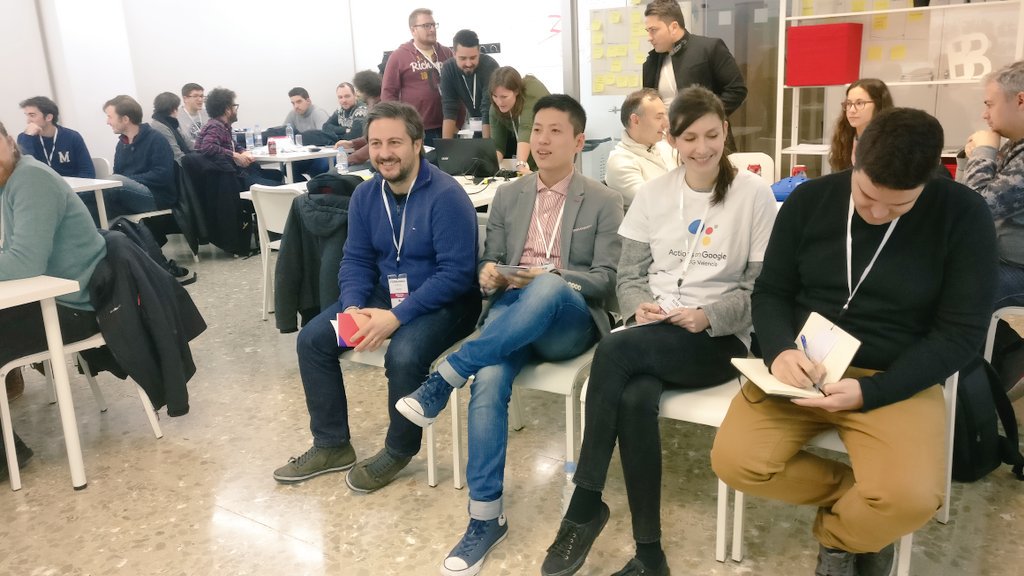 dariodotzero's tweet image. #HackathonThings. Ready for the pitching session! @gdgvalencia @WtmValencia @valencia_lab @Landbot_io @LORIOTio @WhatsUpLivingEn @ActionsOnGoogle @floridauni @Google @esebastian