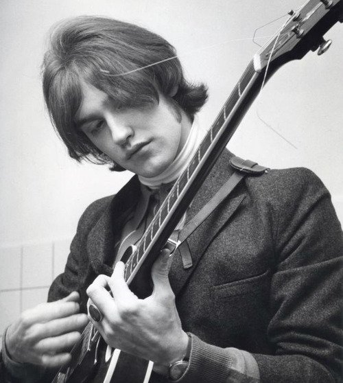 Happy birthday Dave Davies whooaagh 