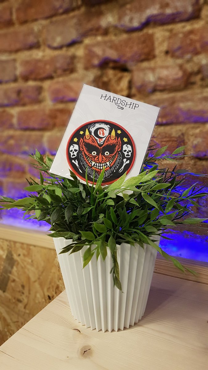 StormShop's tweet photo. Tenemos en tienda parches de HARDSHIP CO para que alegres esa básica que no te pones😂 Patch game ON! https://t.co/D2juDGgg2s