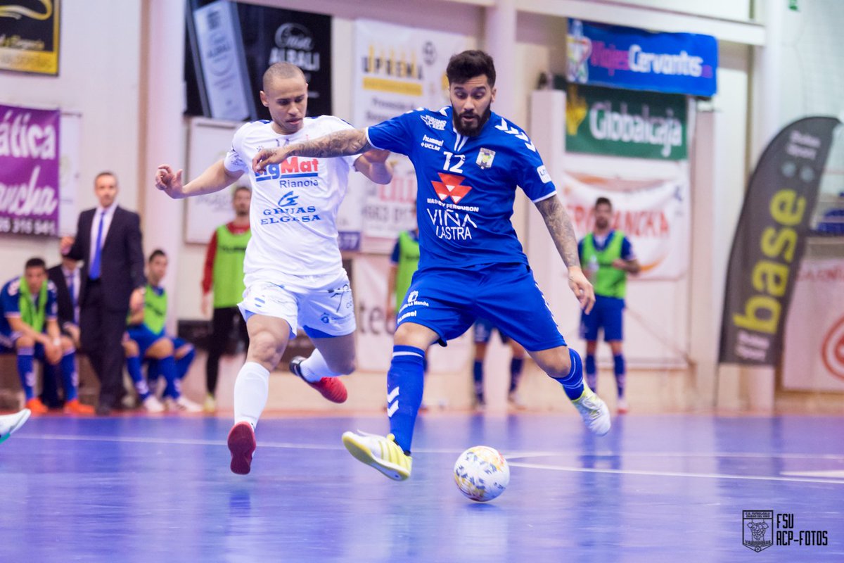 VinaAlbaliFS's tweet photo. |FOTOGALERÍA|📸
@FSCiudadDelVino - @NoiaFutbolSala
#VamosMasseyCastro #ValdepeñasNuncaSeRinde #ACPFSV
#LNFS #FutsalHeart 💙 https://t.co/pTgqYa8IRG