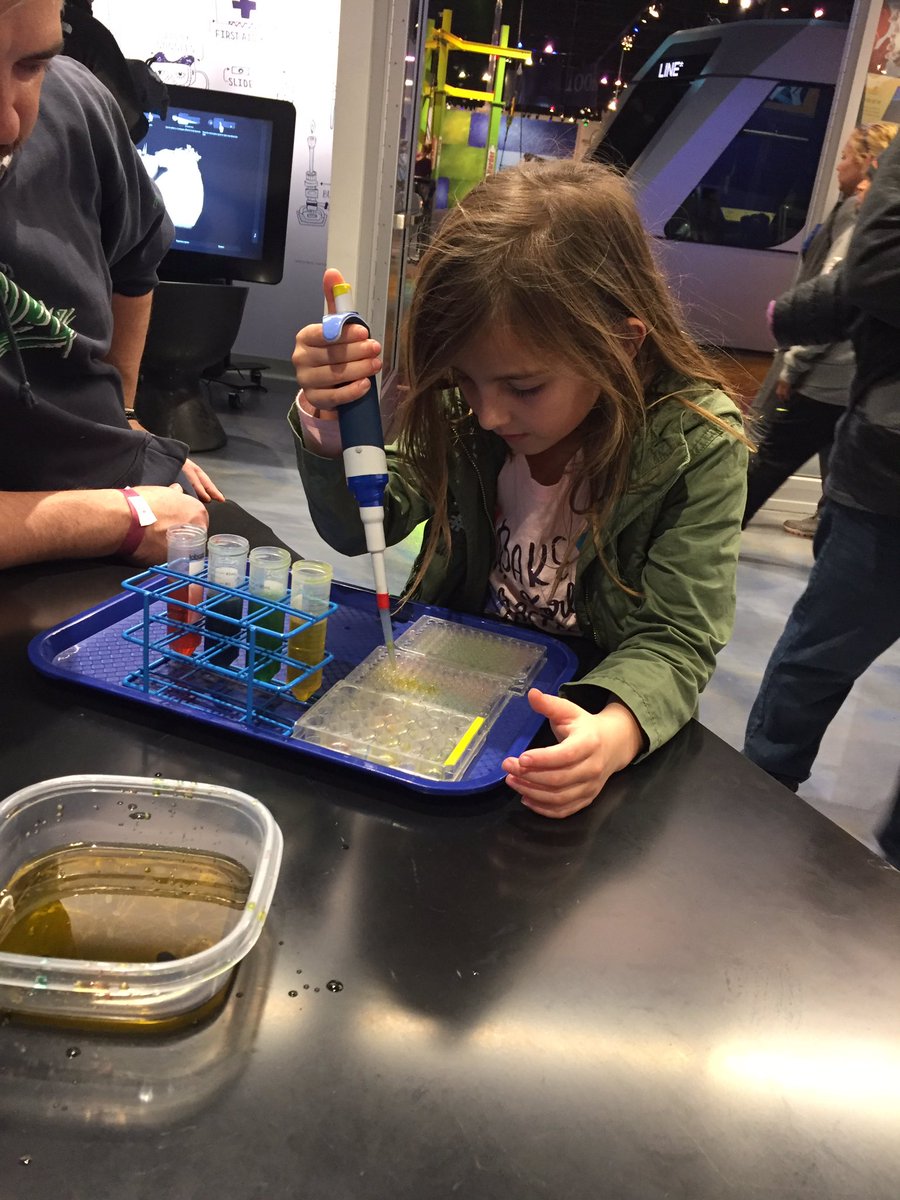 DarrylP1624's tweet photo. Ready to solve the worlds problems! @discoveryplace @stemboss @STEMigo #DESTEM https://t.co/0O0nycRGqN