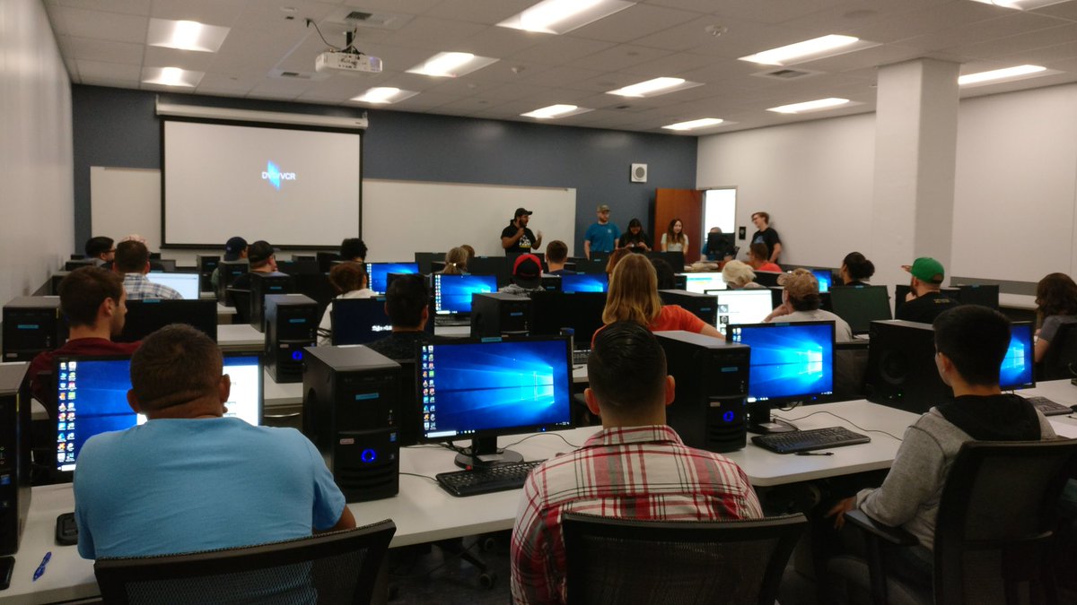 Great first meeting in person new room! @AUVSIFoundation <a href="/sdcitycollege/">SanDiegoCityCollege</a> #Robotics #robosub #auvsi #sdcr #Engineering
