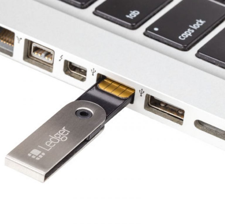 BitcoinNews's tweet photo. Ledger Addresses Man in the Middle Attack That Threatens Millions of Hardware Wallets https://t.co/VKKCyltHXj #Bitcoin https://t.co/yl6a9ypzu0