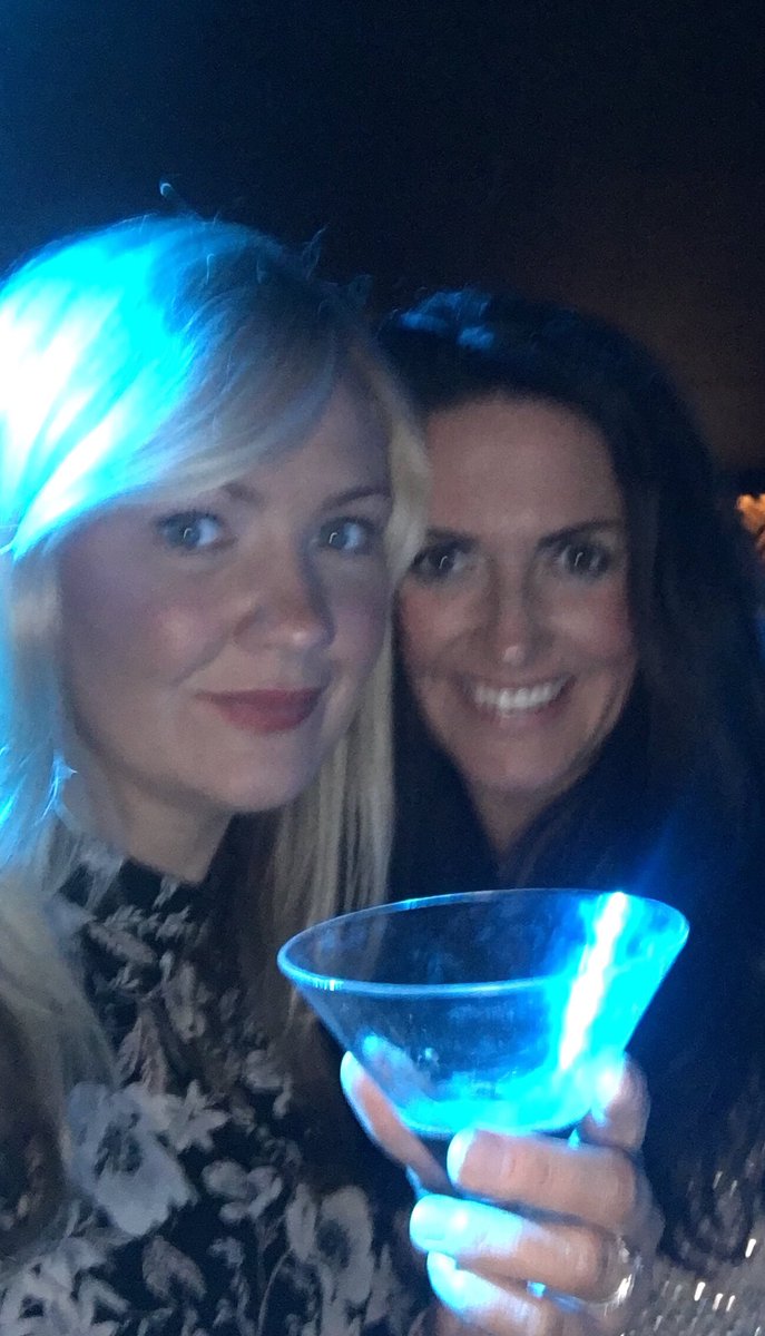 ceririch's tweet photo. Happy weekend! #6nations #mumsdayoff @katelewisITV 🍸 https://t.co/QTceXhNkPM