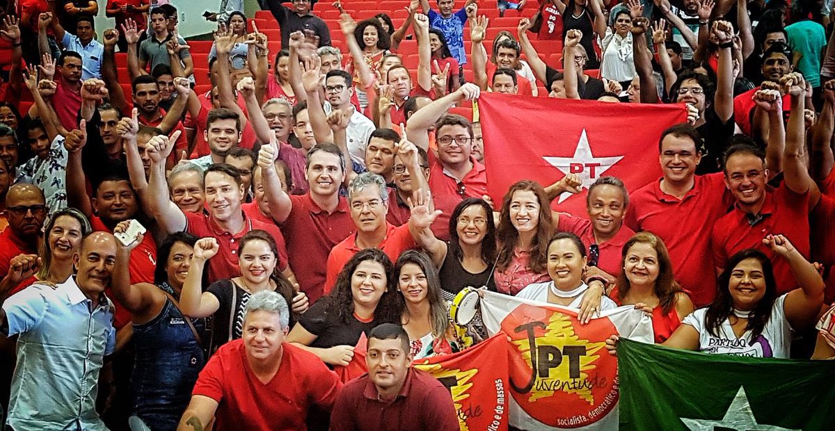 jorgeviana's tweet photo. Na plenária do PT com a militância dos 22 municípios do nosso Acre. É hora de organizar nossa luta para enfrentar os desafios de 2018 e defender o direito do presidente Lula disputar as eleições! https://t.co/nCtMU8LsRY