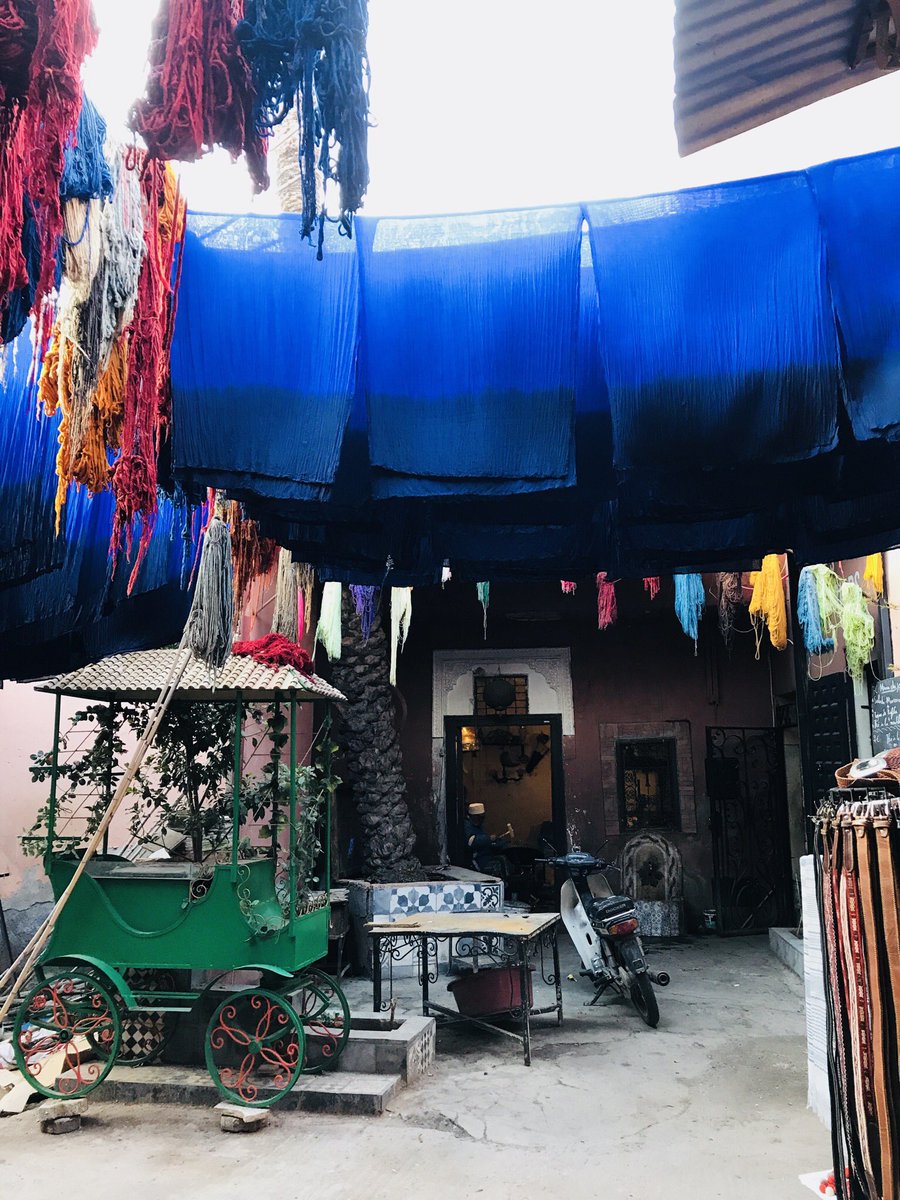 studioVitaliano's tweet photo. Il ricamo blu scuro è tipico nelle città di Fes e #Marrakech. Queste opere sono eseguite con grande maestria utilizzando prevalentemente filati di seta di diversi colori #Marocco #esotica #tiraccontoilmarocco #visitmarocco #dardarma #Марокко #Марракеш #экзотика #travel https://t.co/Kw2fhigivP