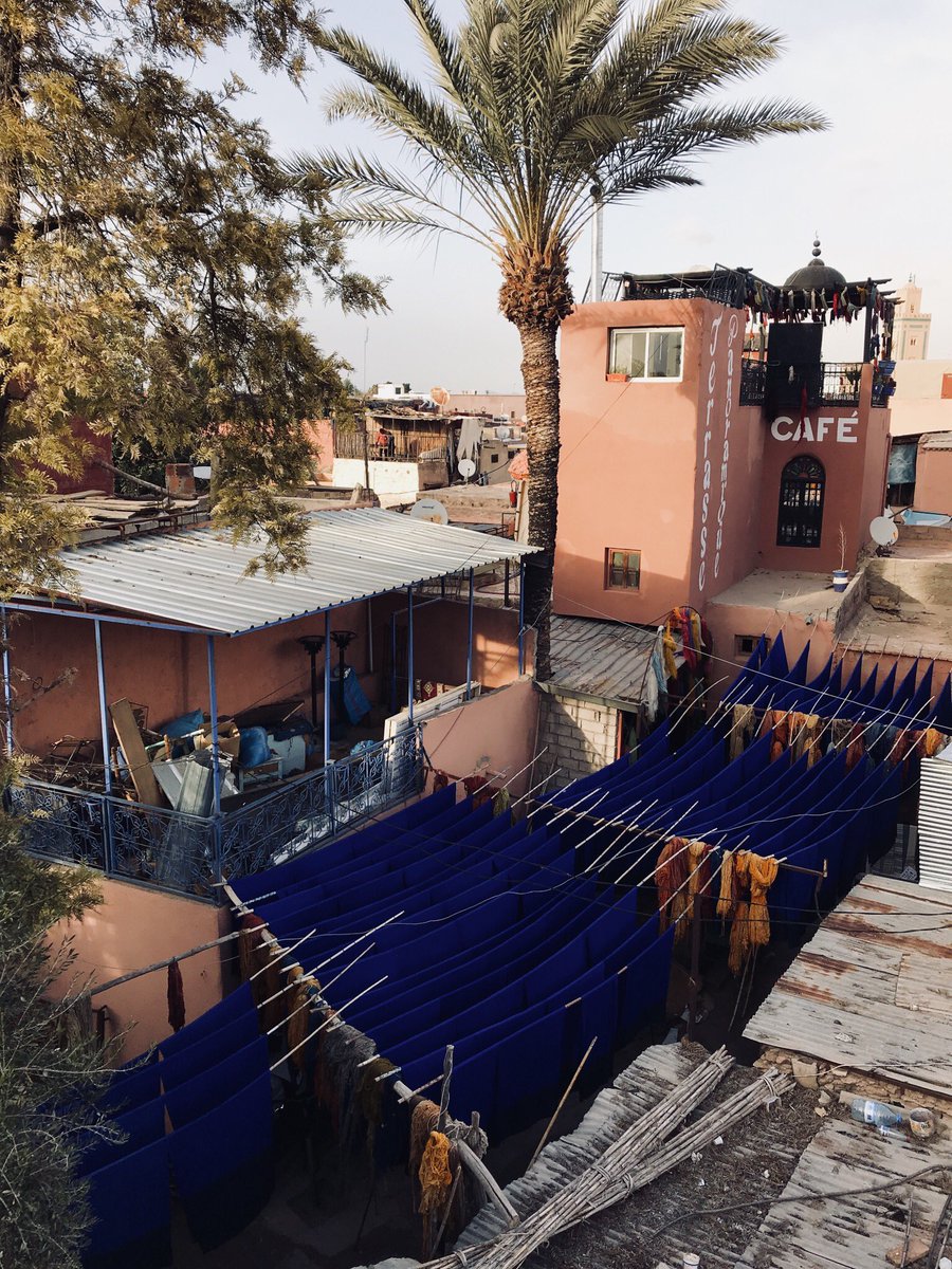 studioVitaliano's tweet photo. Il ricamo blu scuro è tipico nelle città di Fes e #Marrakech. Queste opere sono eseguite con grande maestria utilizzando prevalentemente filati di seta di diversi colori #Marocco #esotica #tiraccontoilmarocco #visitmarocco #dardarma #Марокко #Марракеш #экзотика #travel https://t.co/Kw2fhigivP