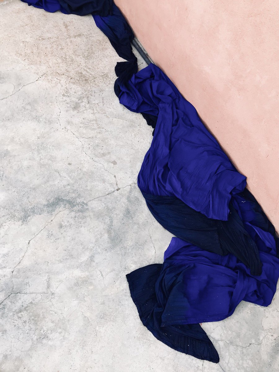 studioVitaliano's tweet photo. Il ricamo blu scuro è tipico nelle città di Fes e #Marrakech. Queste opere sono eseguite con grande maestria utilizzando prevalentemente filati di seta di diversi colori #Marocco #esotica #tiraccontoilmarocco #visitmarocco #dardarma #Марокко #Марракеш #экзотика #travel https://t.co/Kw2fhigivP