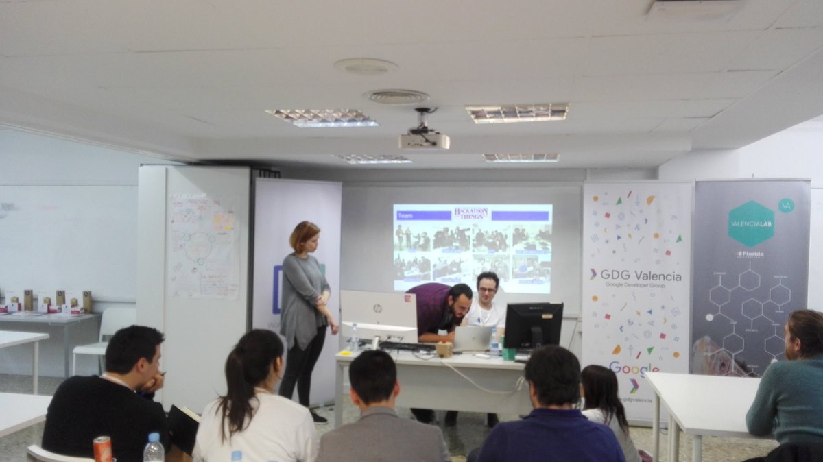 gdgvalencia's tweet image. Equipo: &apos;Take me home&apos;
Voice Kit: &apos;Are you drunk again?&apos;
•
El Coche fantástico según el equipo Kitt  🤓😁
#HackathonThings