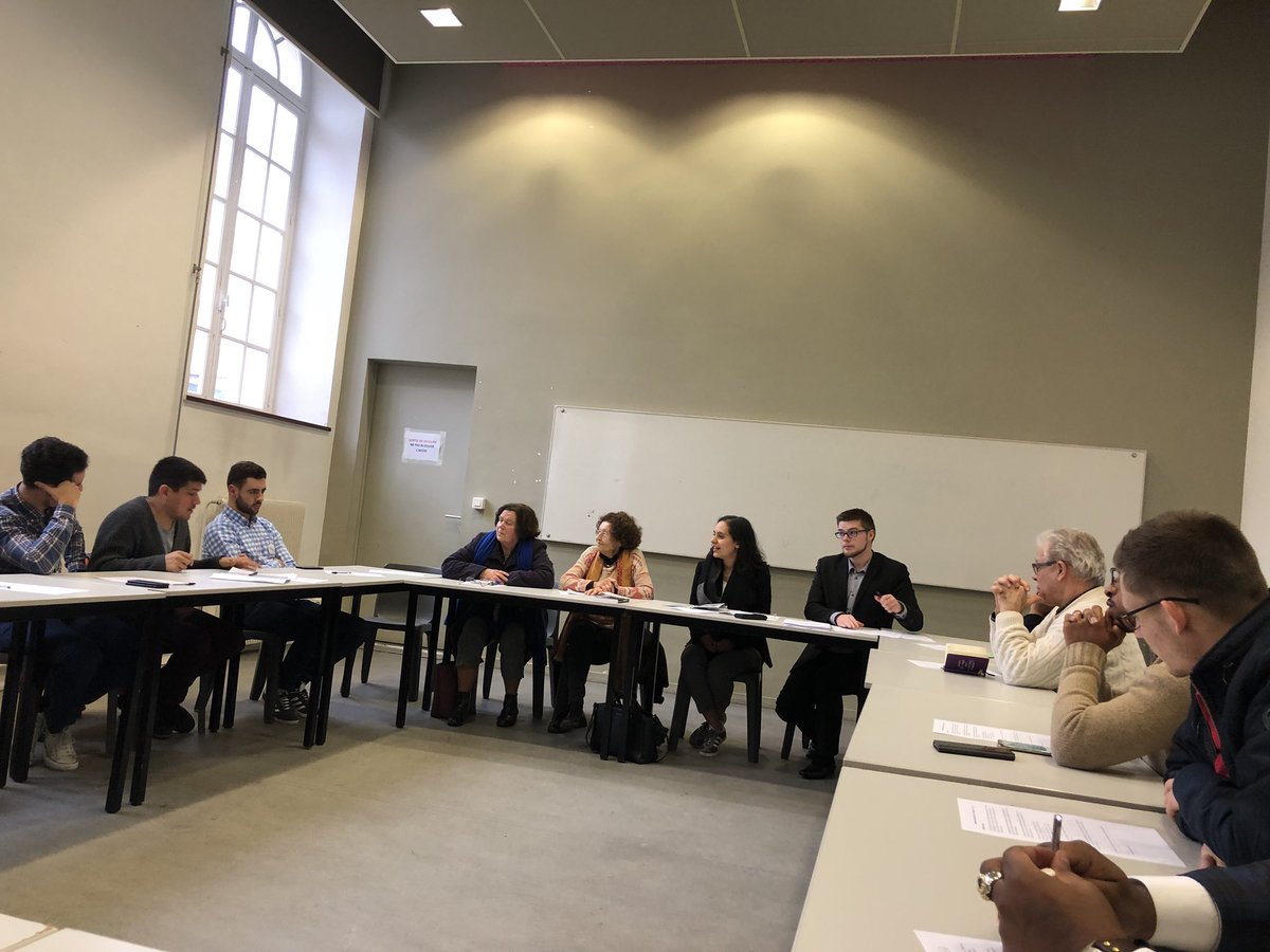 barbarapompili's tweet photo. Ateliers sur l’égalité femmes-hommes organisés par @LREM80 avec spécial dédicace pour Anne-Marie Poulain.
Echanges intéressants et prometteurs sur un sujet crucial.Merci Gwenaëlle Leroy, Sabine Verhaegen, @FatiElo, @fany_ruin  ET @JLeclabart pour vos éclairages https://t.co/2b6AfQsMW3