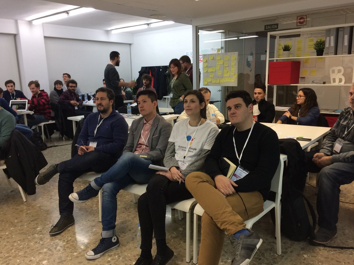 kvirrueta's tweet image. La presentación de los proyectos al jurado, impresionantes!!! Camarero virtual, asistente de coche, red social nueva, asesor fiscal y más 🙌#HackathonThings #voicekit @gdgvalencia @WtmValencia @valencia_lab @Landbot_io @ActionsOnGoogle