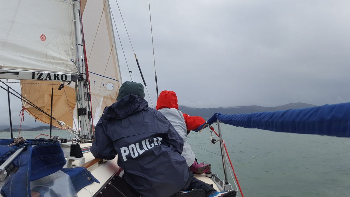 policia's tweet photo. Hoy también hemos salido al mar⛵aunque el temporal lo ha puesto difícil... ¡¡alguno ha logrado premio🎖️😉!! 
Travesía de FCSE en #Santander https://t.co/4vjkAwTArc