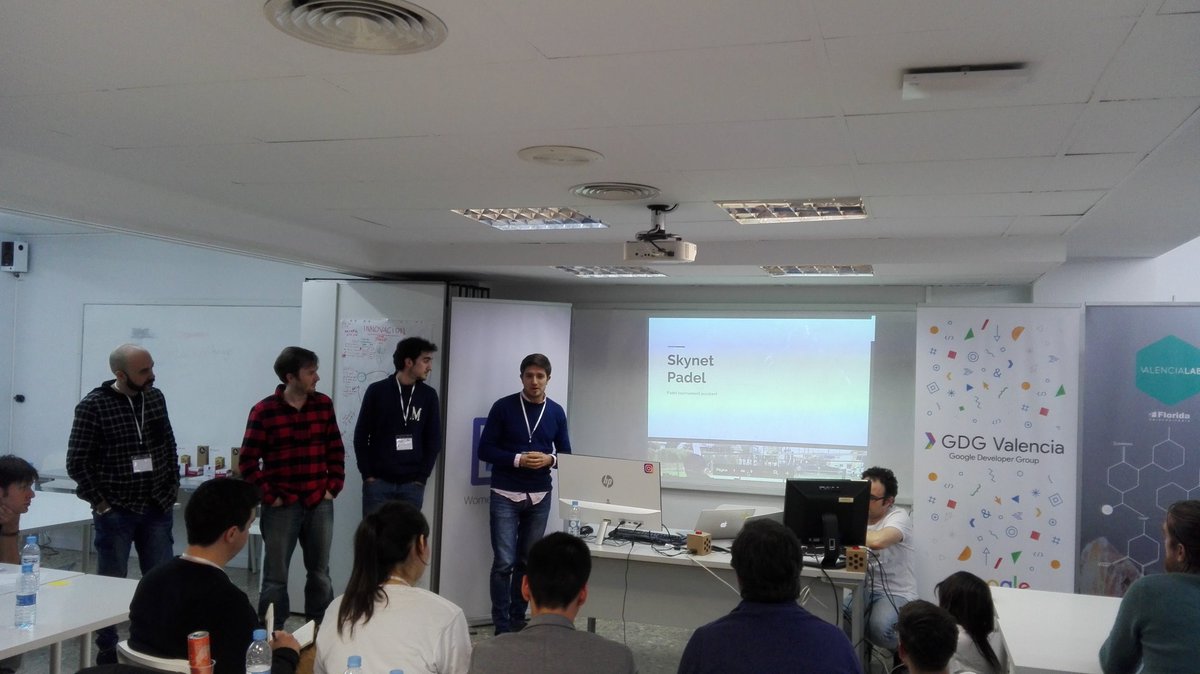 gdgvalencia's tweet image. Presentación de &apos;Skynet Panel&apos; por el equipo &apos;Los becarios de Google&apos;. Un asistente de voz para los torneos de pádel a nivel amateur.
#HackathonThings