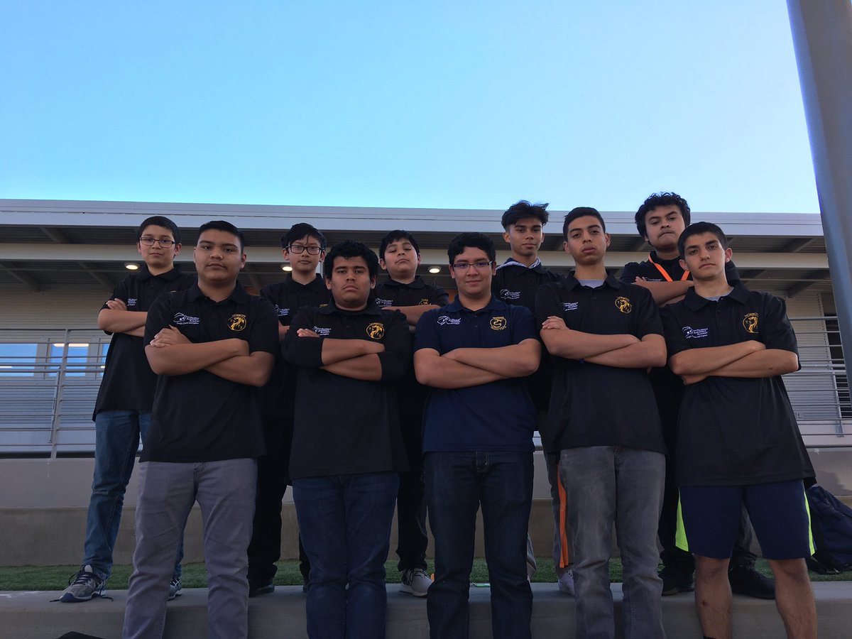 Norbots7372's tweet photo. Just a faction of the engineers that will change the world. 💫 #norbots7372 #first #ftc #robotics #RelicRecovery https://t.co/bhfzwJCGpH