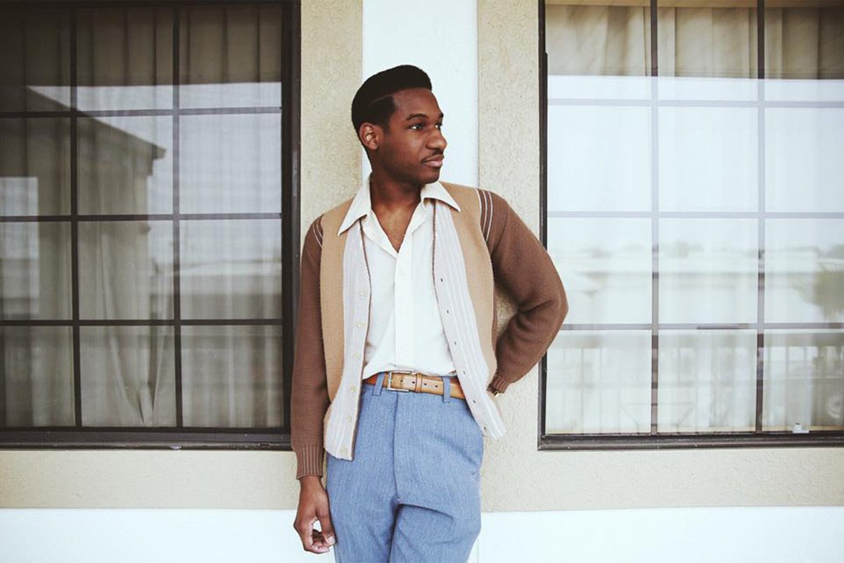 Liabilityrecord's tweet image. Opening a sixties soul, and doo-wop time capsule while sitting on the dock of bay is the closet I can get to describing Leon Bridges Coming Home in one sentence. Hell, I tried, right?   
Check out the full article on Instagram: instagram.com/liabilityrecor…