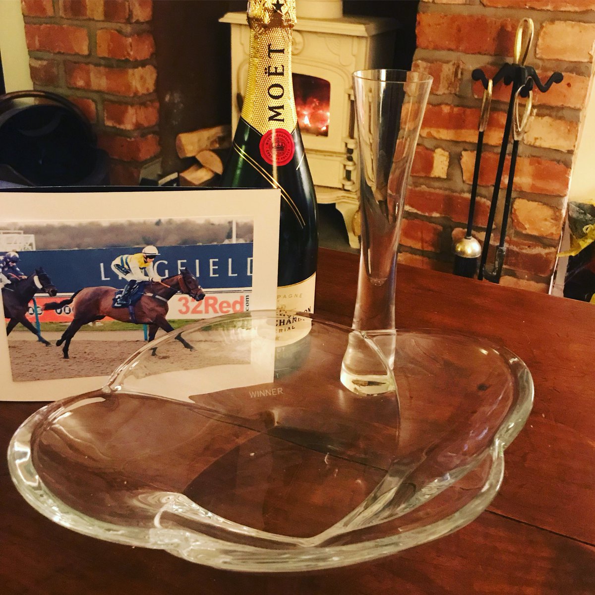 corbsinger's tweet image. Fantastic day yesterday and we’re still on cloud 9!! Limited shares left in our exciting boy Outer Space so why not join us for only £40 a week? #winner #outerspace #corbsingerthoroughbreds 🏇🍾🥂🏆🎊💙💛💙💛