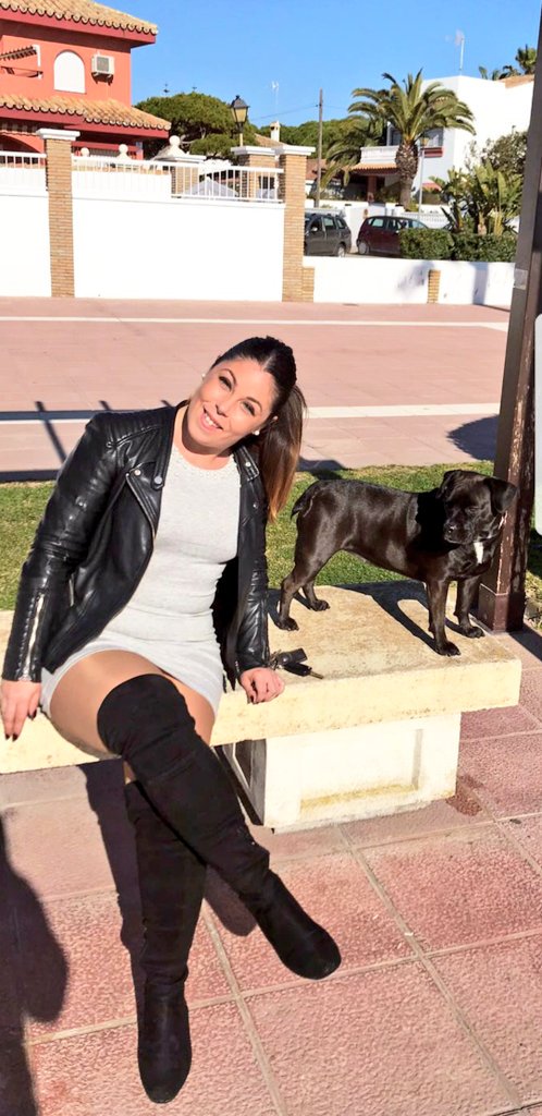 ale_fraile's tweet photo. #felizsabado 😄😄👌🏻👌🏻🐶 https://t.co/kSQzmEOZDm