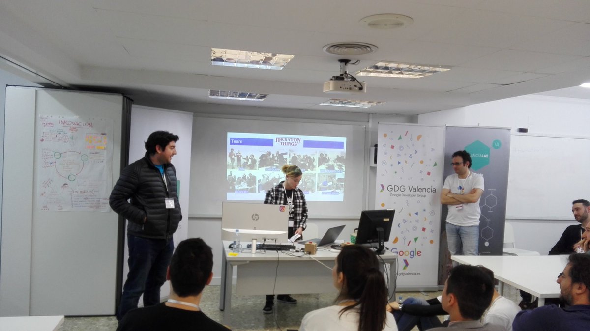 gdgvalencia's tweet image. Virtual Band: un asistente de voz que se convierte en otro miembro de una banda 🎼 Reproduce distintos géneros musicales y las notas que le pidas. #HackathonThings @ActionsOnGoogle @gdg_es