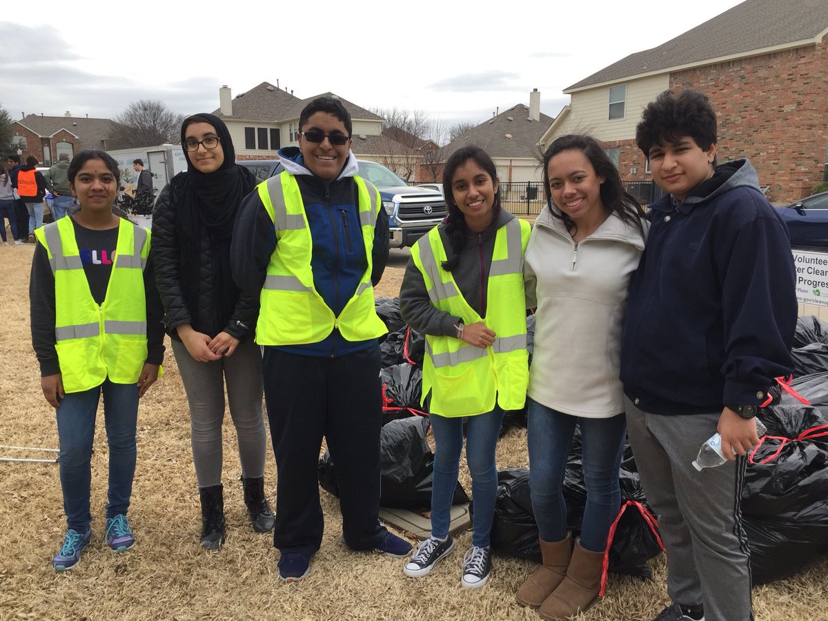 jasperinteract's tweet image. JHS Interact represents at Legacy Trail Creek Cleanup! #interact5810