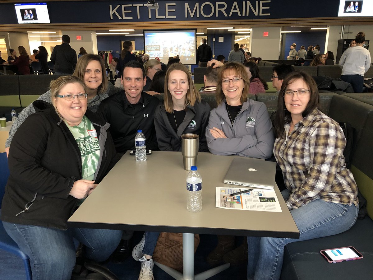 rtomczyk22's tweet photo. Hanging out at #RechargeED with my Waterford friends. @tccon1 #passionateteachers https://t.co/I9fXmuYIrc