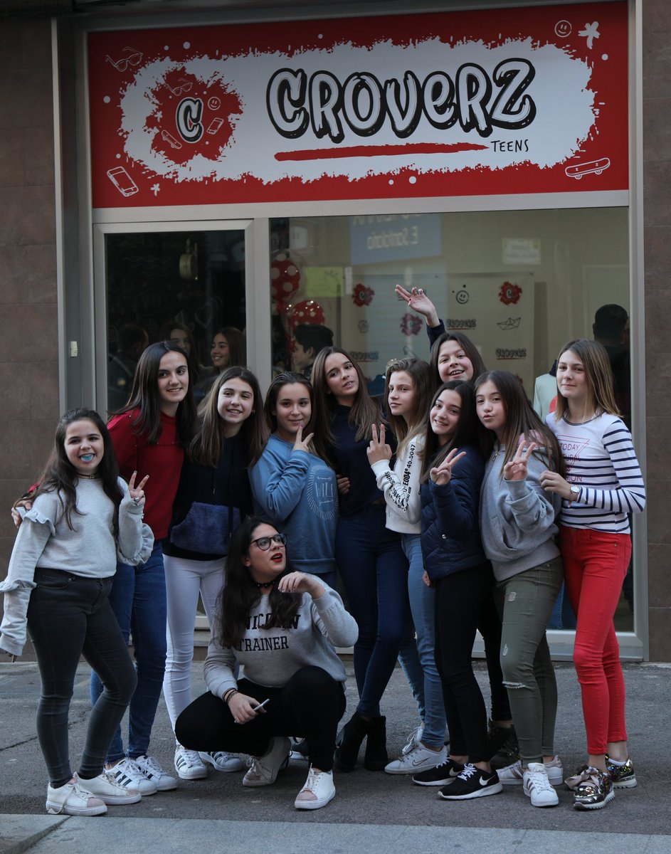 MariaQMCJ3's tweet photo. Espectacular inauguración de la mejor tienda de ropa #teeneger ▶️CROVERZ ◀️ en Av. Catalunya, 46 Onda (Castellón)
.
Presentando la nueva colección de marcas como @TiffosiDenim , #blueseven @posturopa, #pinkdolphin y la elegida por mi para la inauguración de @Antimilkkk 💙 https://t.co/L1WWjO4g2a