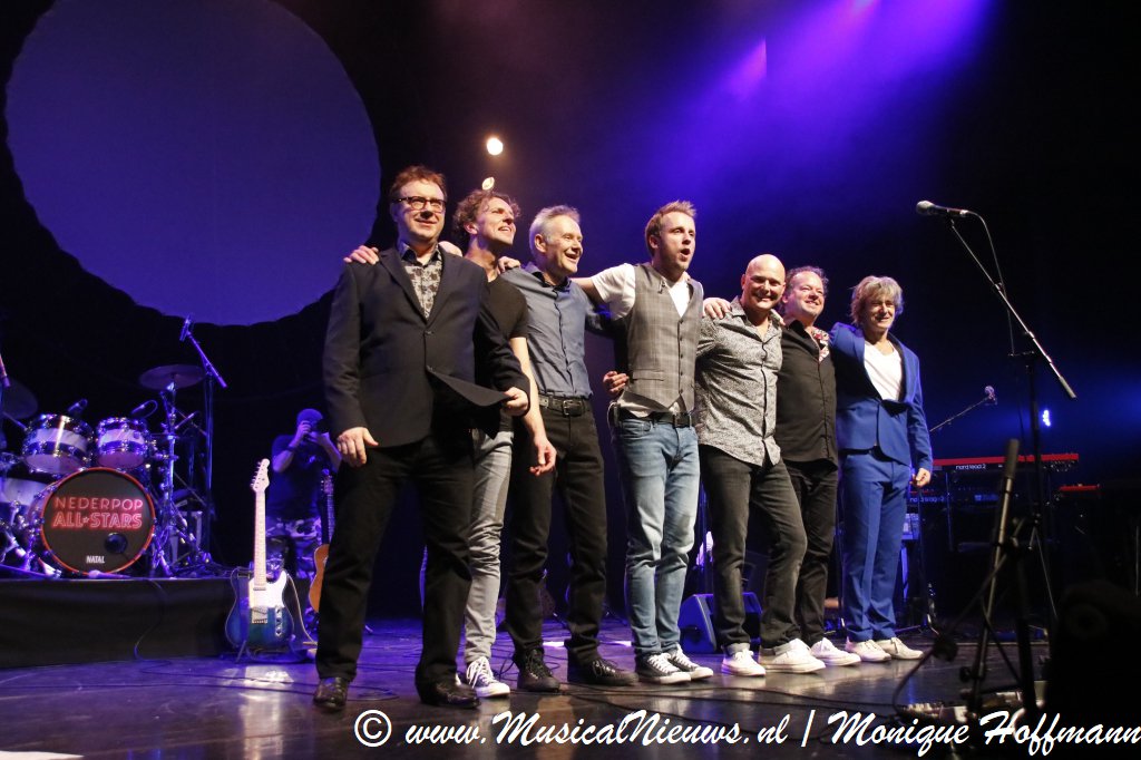 MusicalNieuwsNL's tweet photo. Nederpop All Stars een feest der herkenninghttps://www.musicalnieuws.nl/news/read/nederpop-all-stars-een-feest-der-herkenning_2836/1 @Bosthproducties @NederpopAllStar @Stefandeko https://t.co/RNBz3BmvBp