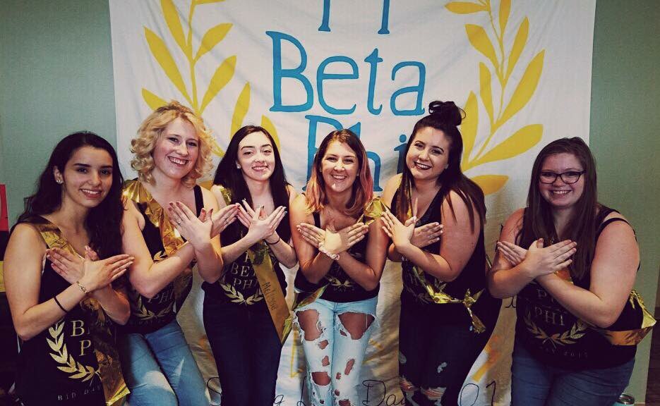 UTPiPhi's tweet photo. We had so much fun on our bid day today!!! meeting our new members was so exciting and we can't wait to see what they bring to FL Zeta 💘 https://t.co/QNO8FsJs7u