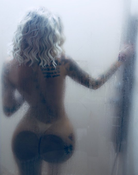 Watch Demon's leaked NSFW photo on TwXstars