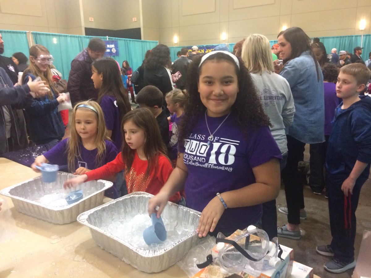 AmySpurlin1's tweet photo. Our Science Festival booth was a huge hit thanks to all our student volunteers! @cisdpowell https://t.co/D1GfyL4kja