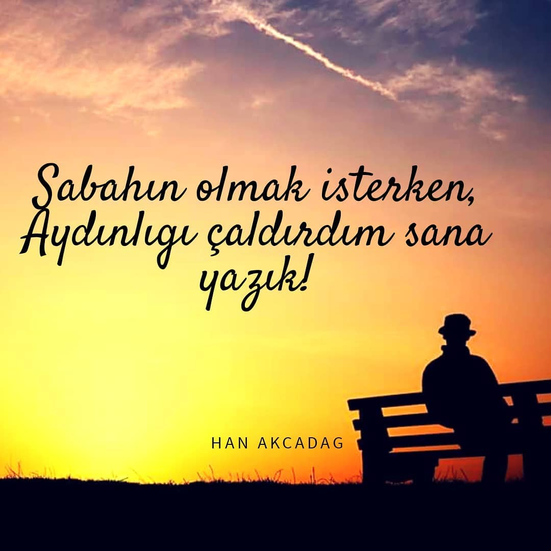 elvanbaran74's tweet photo. Sabahın olmak isterken, 
Aydınlığı çaldırdım sana.
Günaydın mesajlarını silebildiysem de, 
Silemedim iyi geceler öpücüklerini, 
Hemen uyumadan önce mırıldandığın. 
Başkasına uyanırsan bir gün, bir düşün! 
Sen şimdi kime tam kalabilirsin ki?
HEP YARIM KALACAKSIN 📚
#HanAKCADAG https://t.co/hrE0E1XbzN