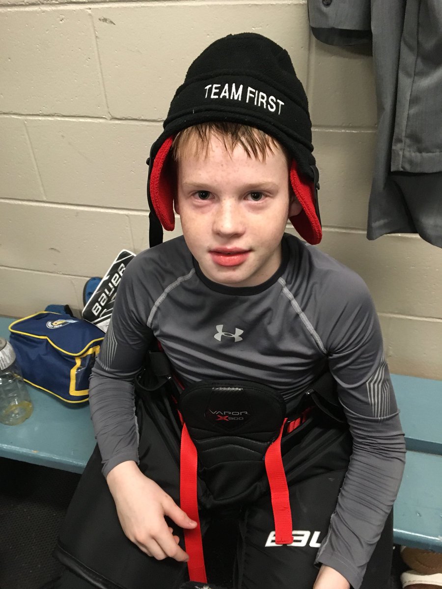 tripenAAApeewee's tweet photo. @tripenAAApeewee “Team First” POG with a outstanding game in net in a tough 4-3 lose to @PeeWeeThunder is #33 Adam Currie https://t.co/Va1PMm8XZ1