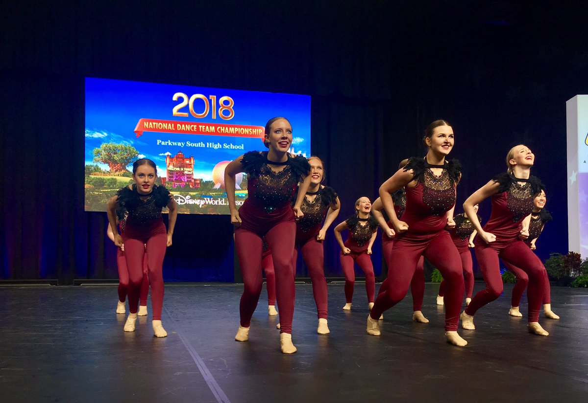 So much power and energy coming from the varsity kick semi-finalist category! #udanationals