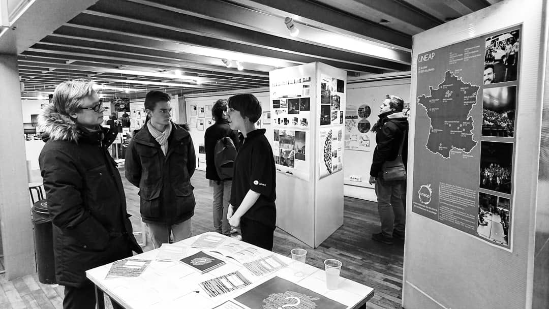 _UNEAP's tweet photo. Aujourd'hui nous étions aux portes ouvertes de l'@ENSAPM , l'@ENSAPLV, l'@ENSANormandie et de l'@ensaversailles.
#JPO #TeamArchi #TeamPaysage #étudiants #UNEAP https://t.co/y1jLZLh6Md