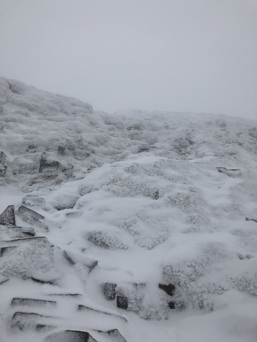 jonrees39's tweet image. A snowy north side run to @penyfanmountain this morning #trailrun #Wales