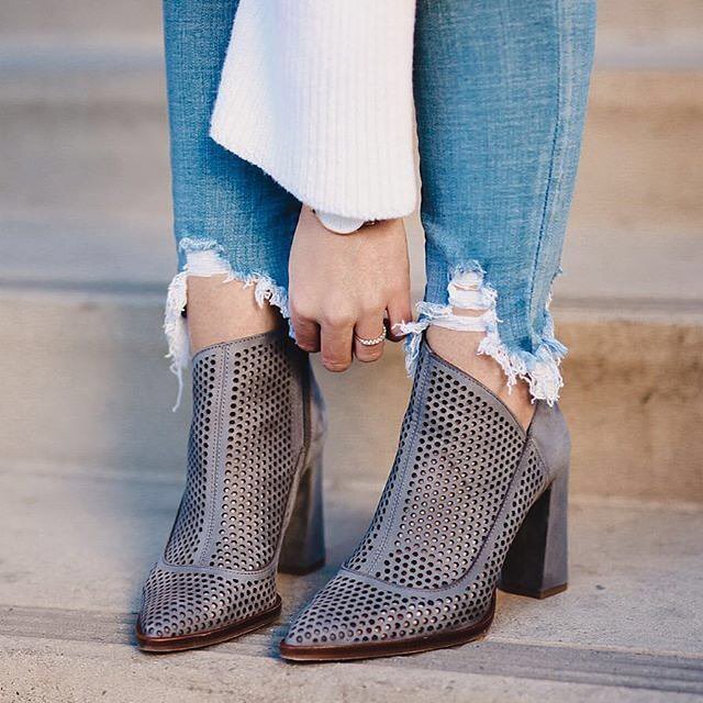 vince camuto levesna