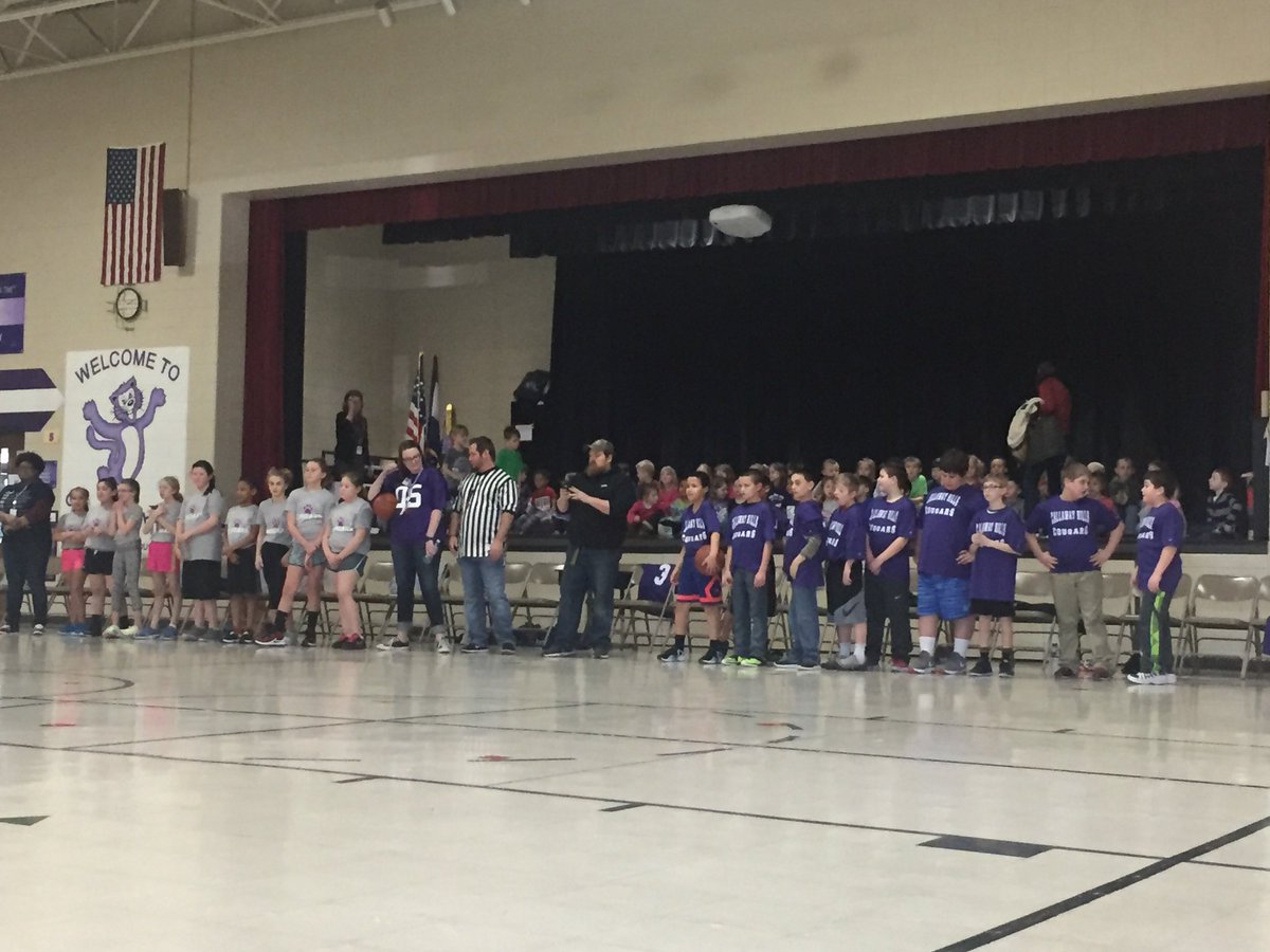 Cougars5rawr's tweet photo. 5th grade basketball game. Great sportsmanship, great fun! Thanks @chroarr for making this happen! https://t.co/kcPM7IJHxW